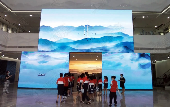 小间距显示屏价格多少钱一平方？专业解答