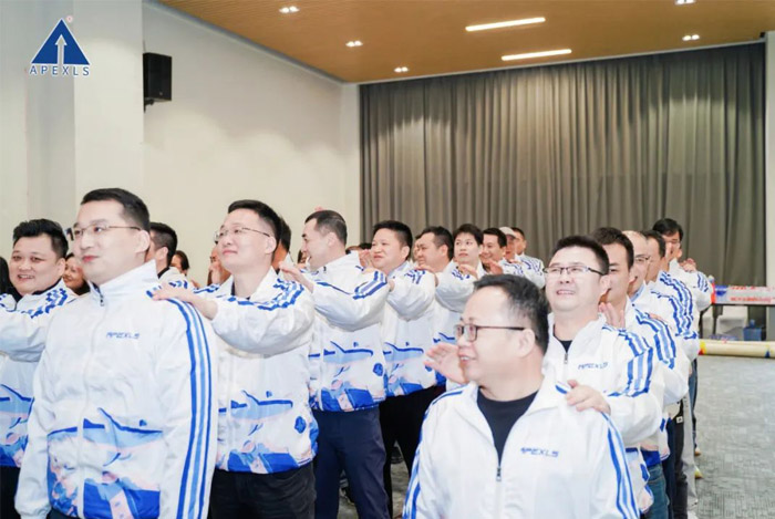 “披荆斩棘、乘风破浪”| 康硕展2023年度营销中心及干部团建活动圆满结束