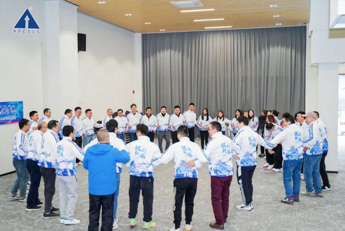 “披荆斩棘、乘风破浪”| 康硕展2023年度营销中心及干部团建活动圆满结束