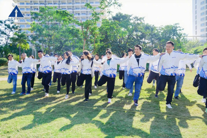 “披荆斩棘、乘风破浪”| 康硕展2023年度营销中心及干部团建活动圆满结束