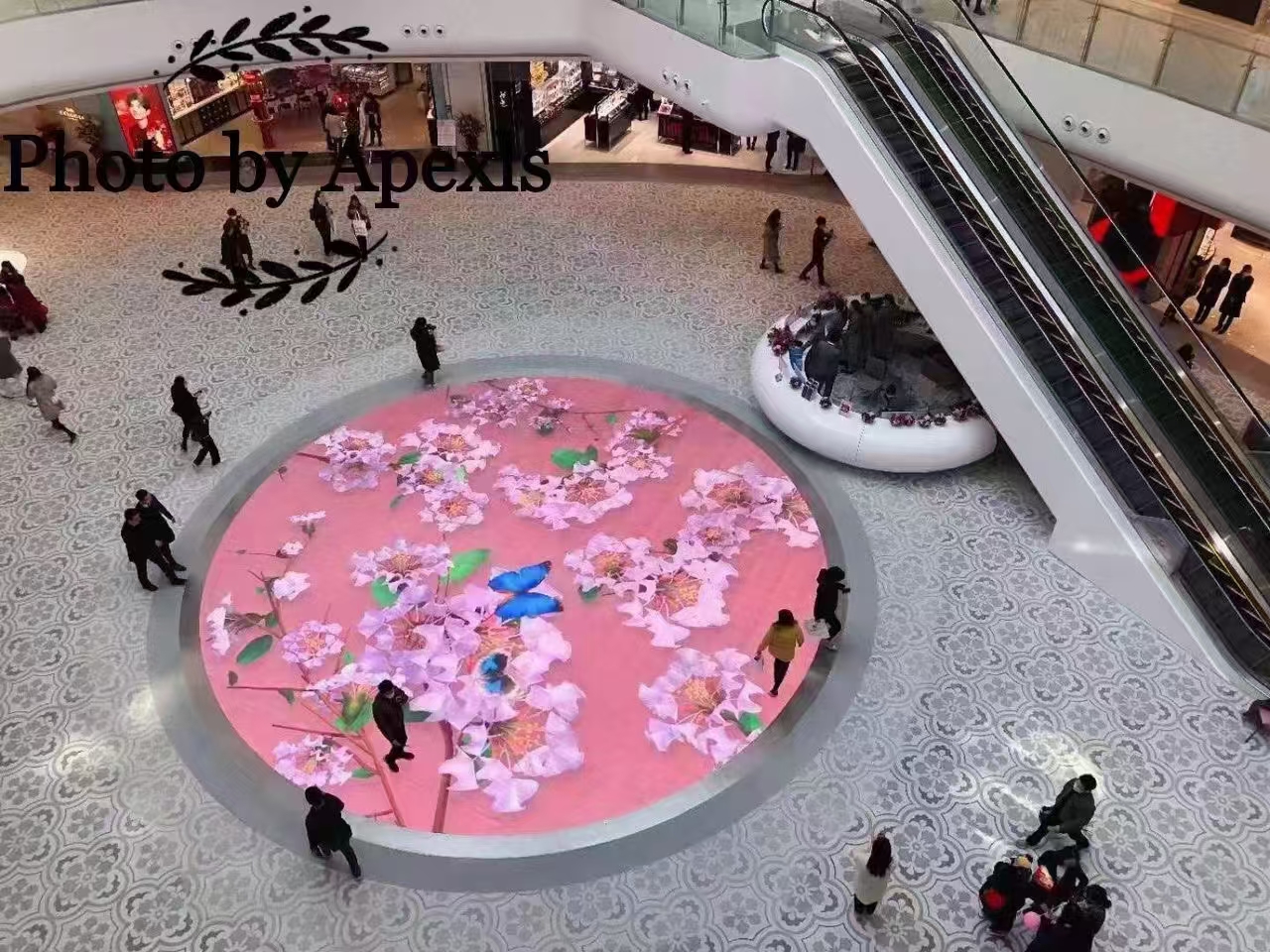 佛山王府井紫薇港光影秀演绎